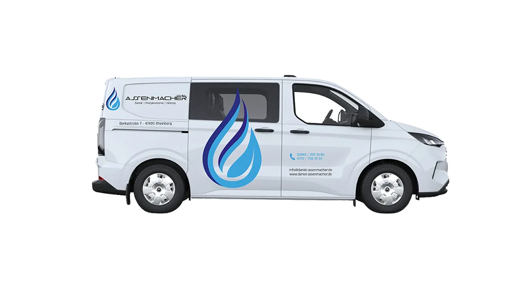Transporter von Daniel Assenmacher mit gestalteter Fahrzeugfolierung durch Black on White Werbeagentur